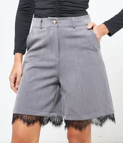 Bermuda con pizzo
