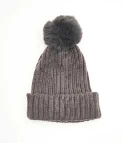 Cappello con pon pon