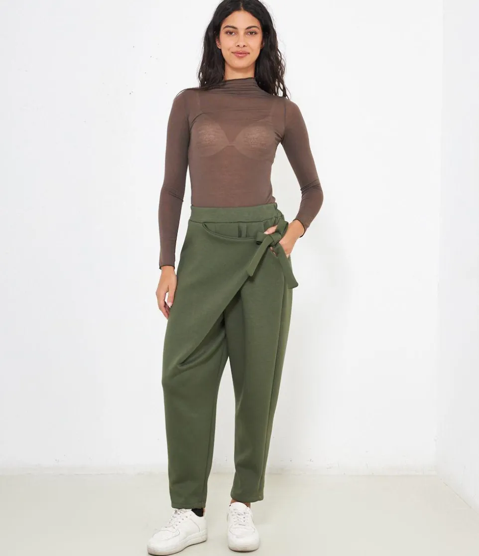 Pantaloni con patta