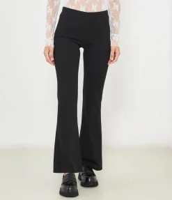 Pantaloni flare