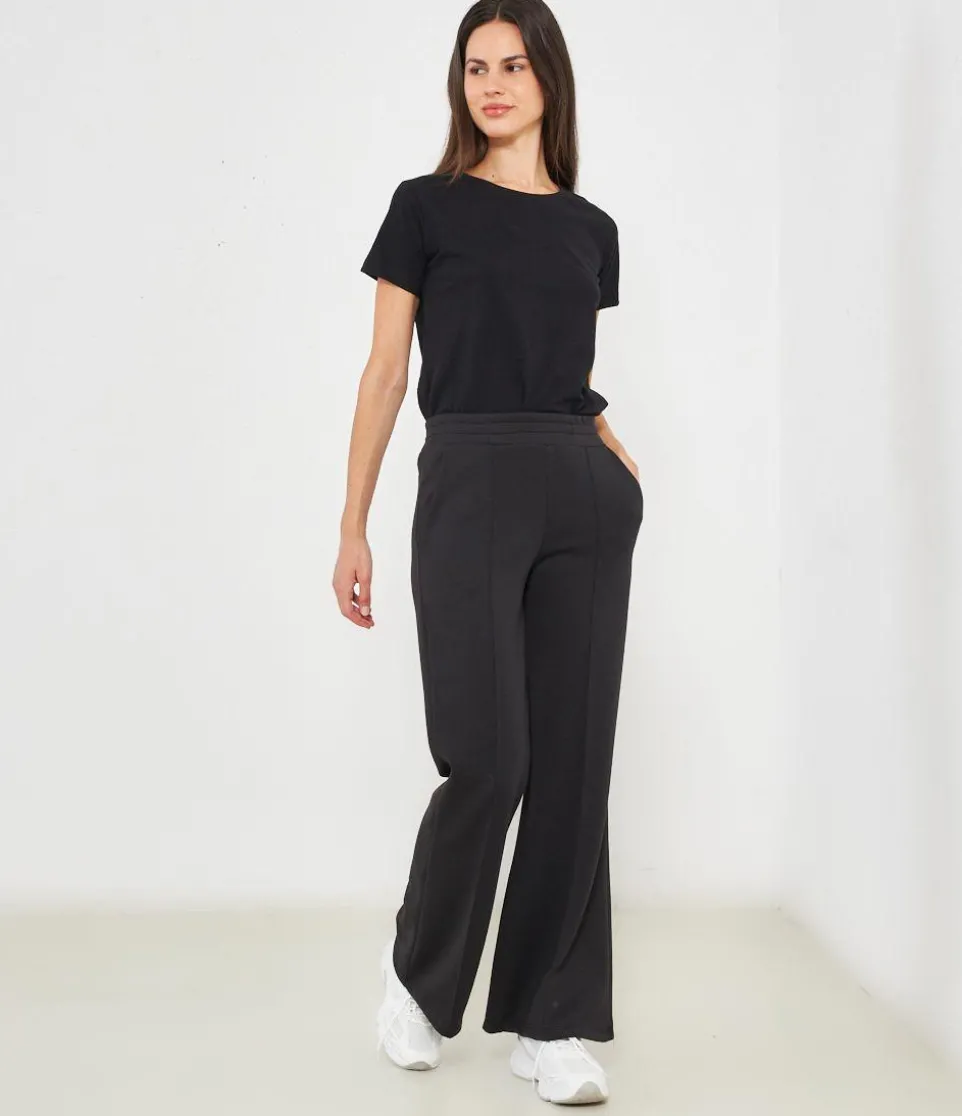 Pantaloni flare