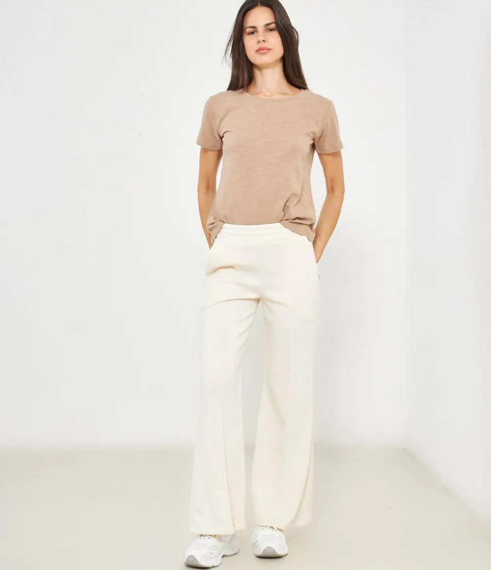 Pantaloni flare