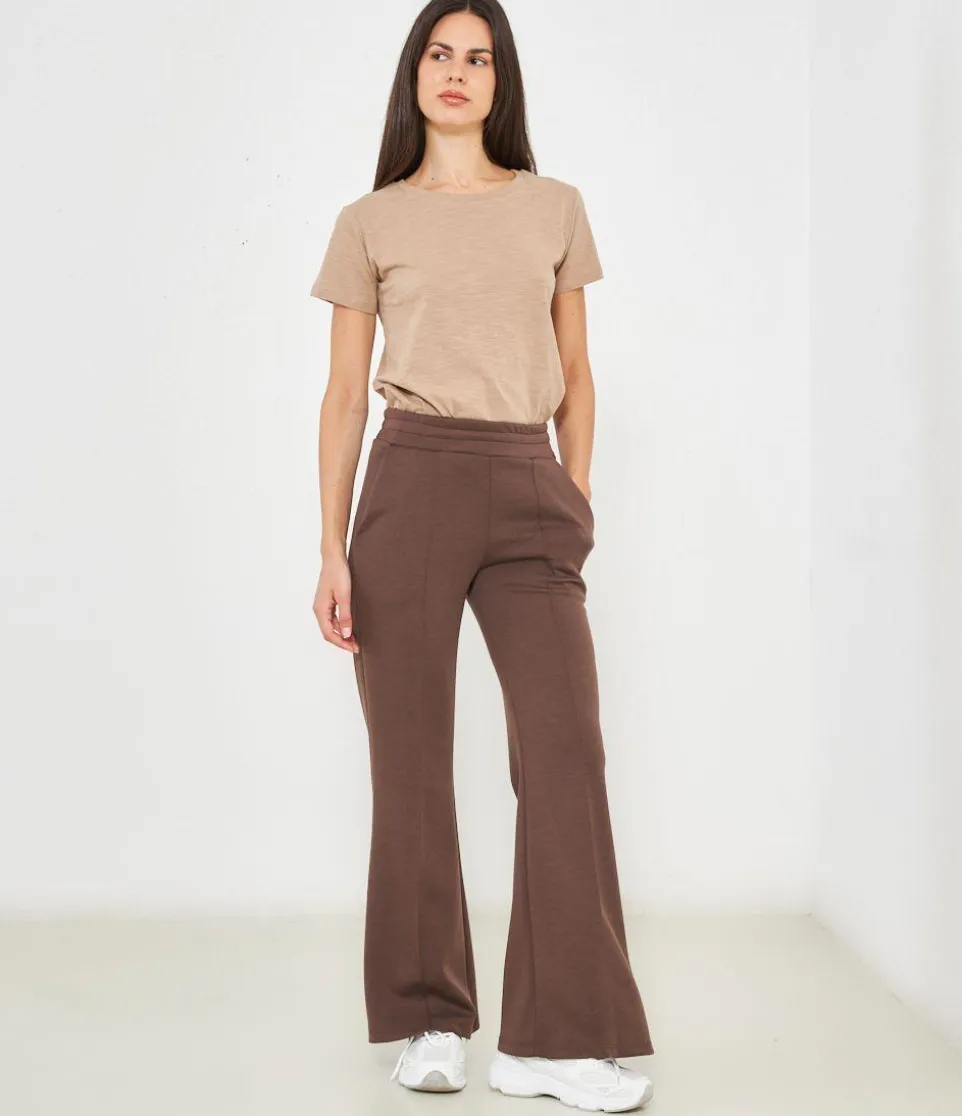 Pantaloni flare