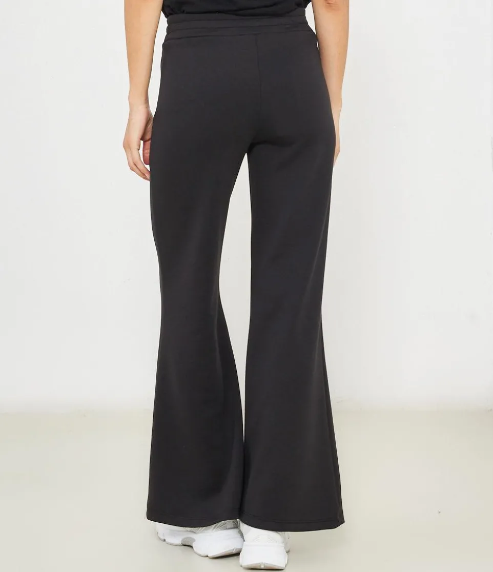 Pantaloni flare