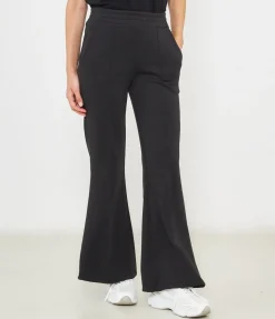 Pantaloni flare