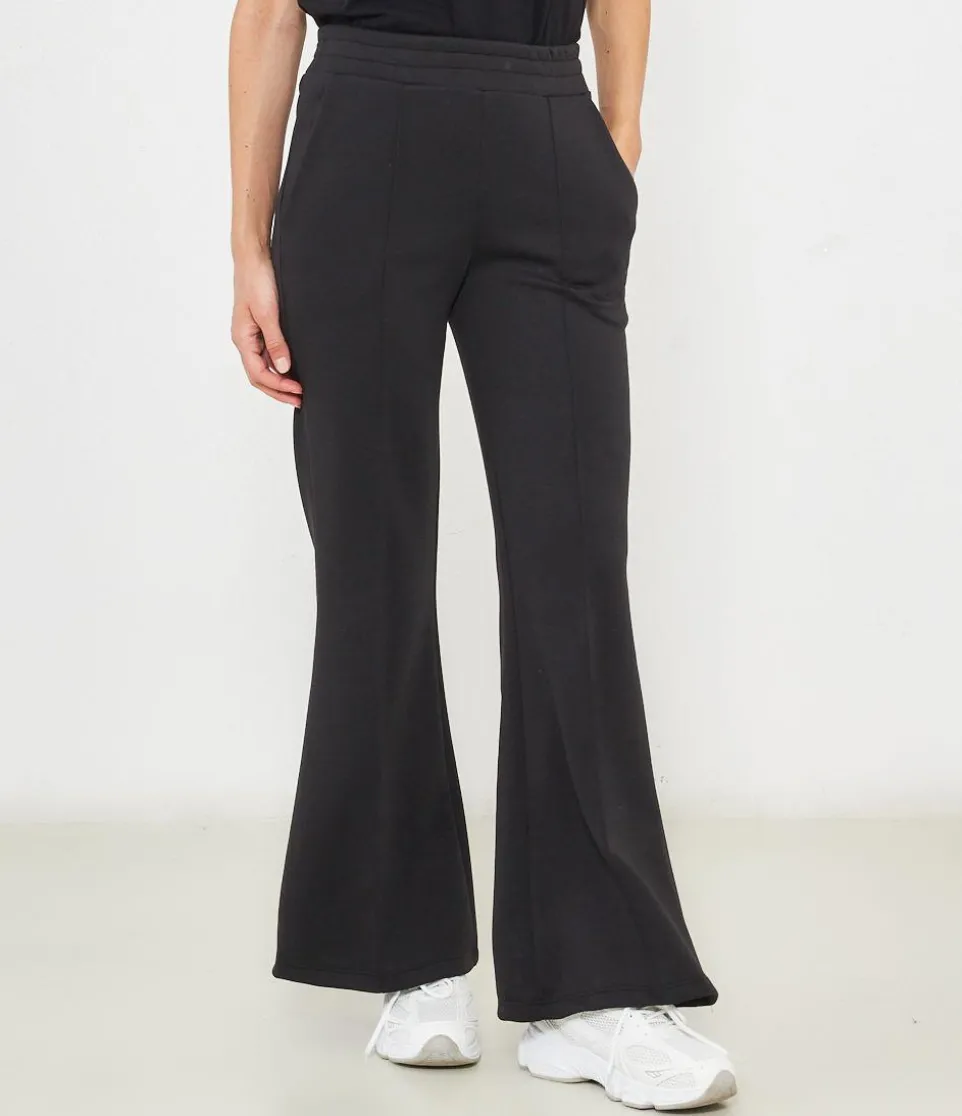 Pantaloni flare