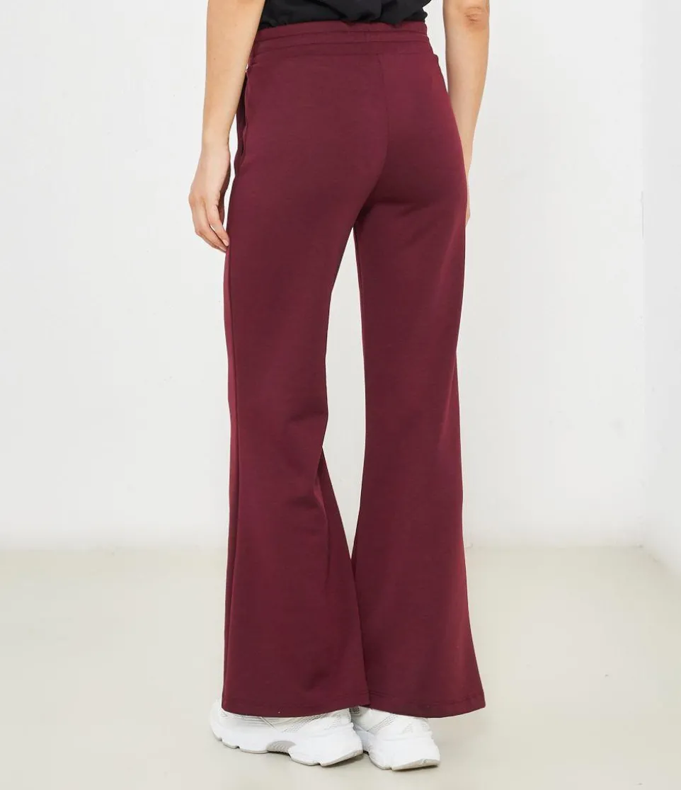 Pantaloni flare