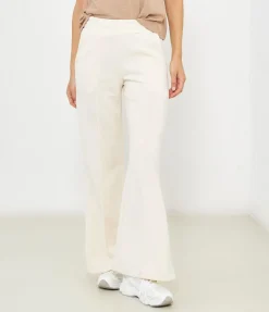 Pantaloni flare