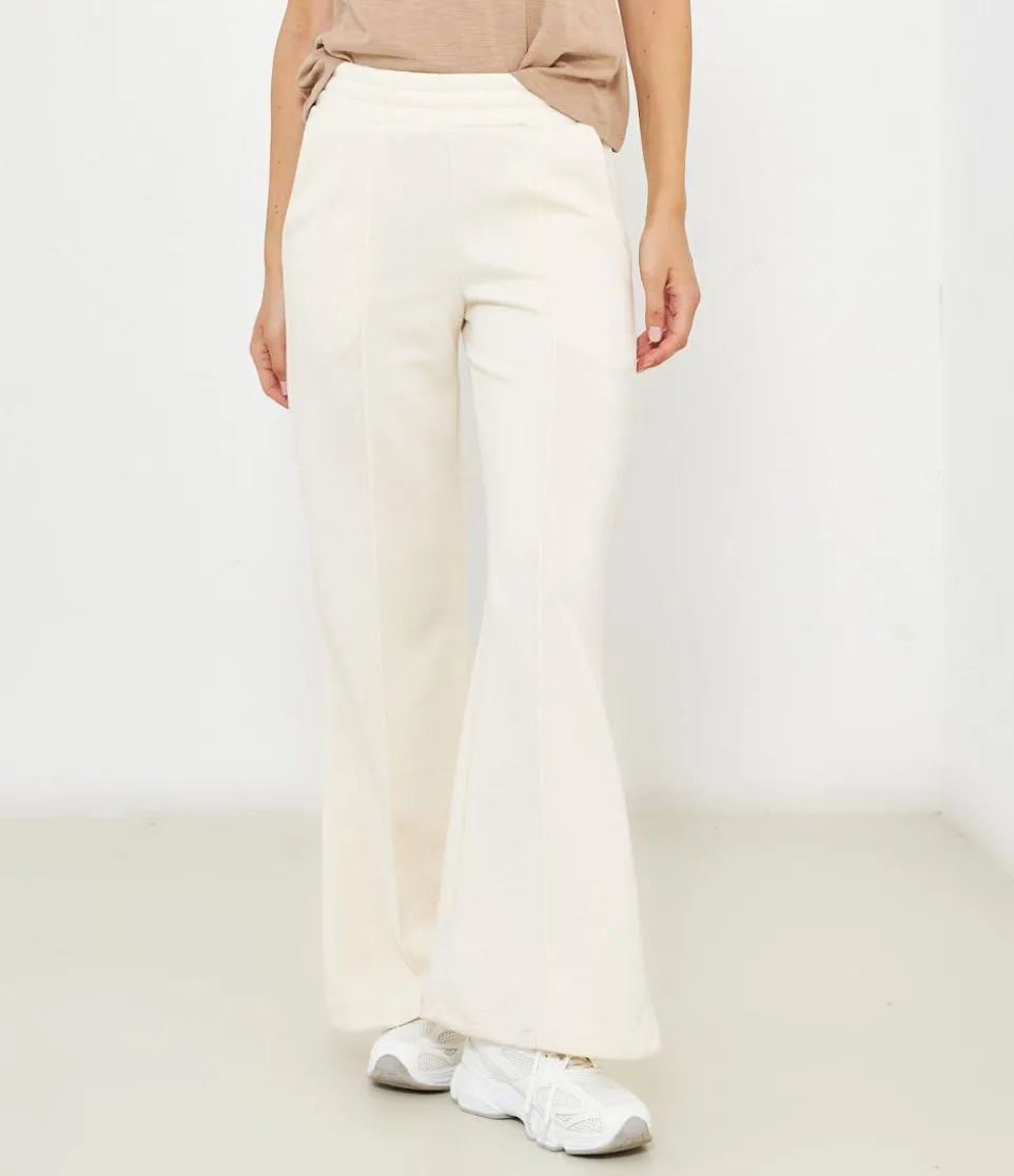 Pantaloni flare