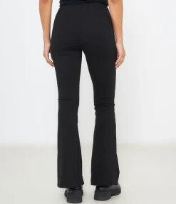 Pantaloni flare