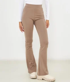 Pantaloni flare