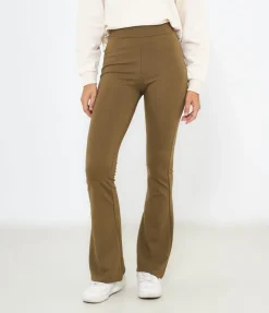 Pantaloni flare