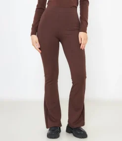Pantaloni flare