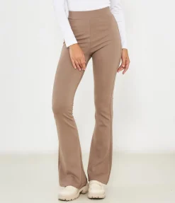 Pantaloni flare
