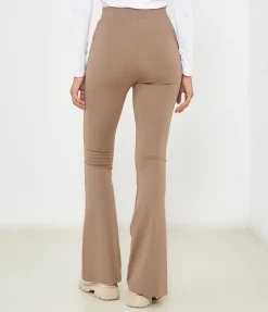 Pantaloni flare
