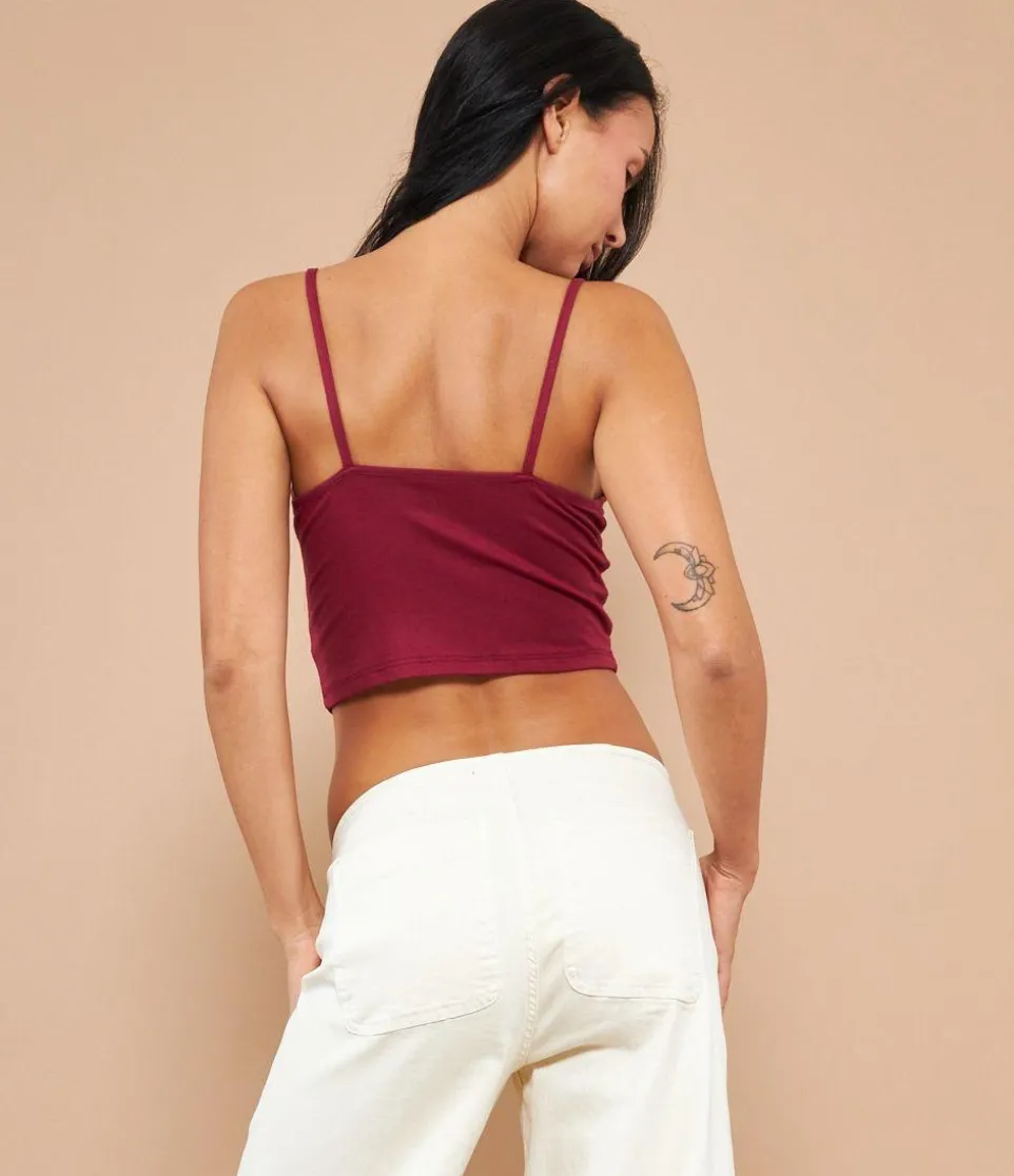Top crop con pizzo